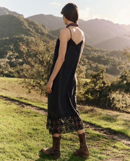 Getoutfit.shop1922446312 4